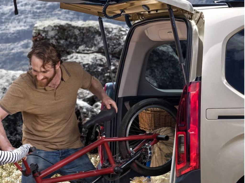 遊びゴコロを刺激する特別仕様車、BERLINGO Outdoor Pack