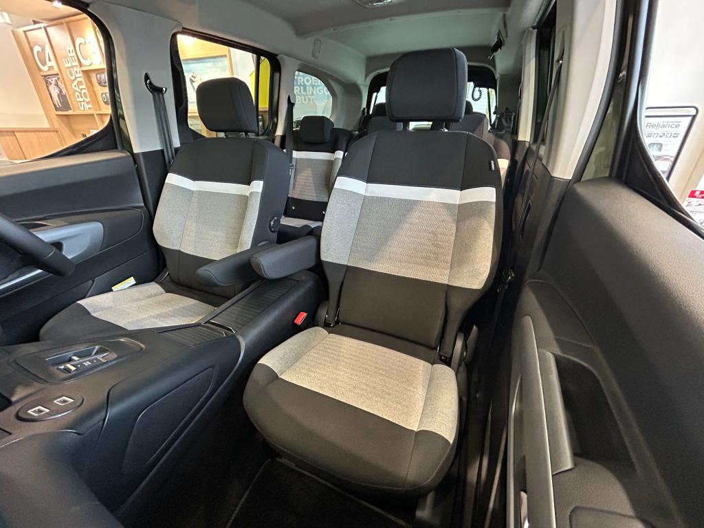展示車入れ替えました！！