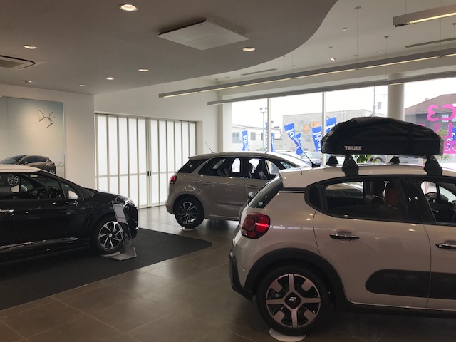 ショールーム入れ替え