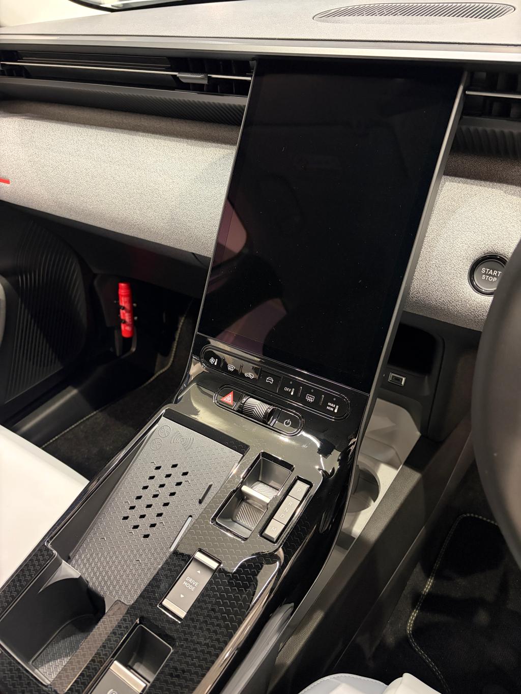 「NEW CITROËN C5 AIRCROSS HYBRID」～内装編第1弾～